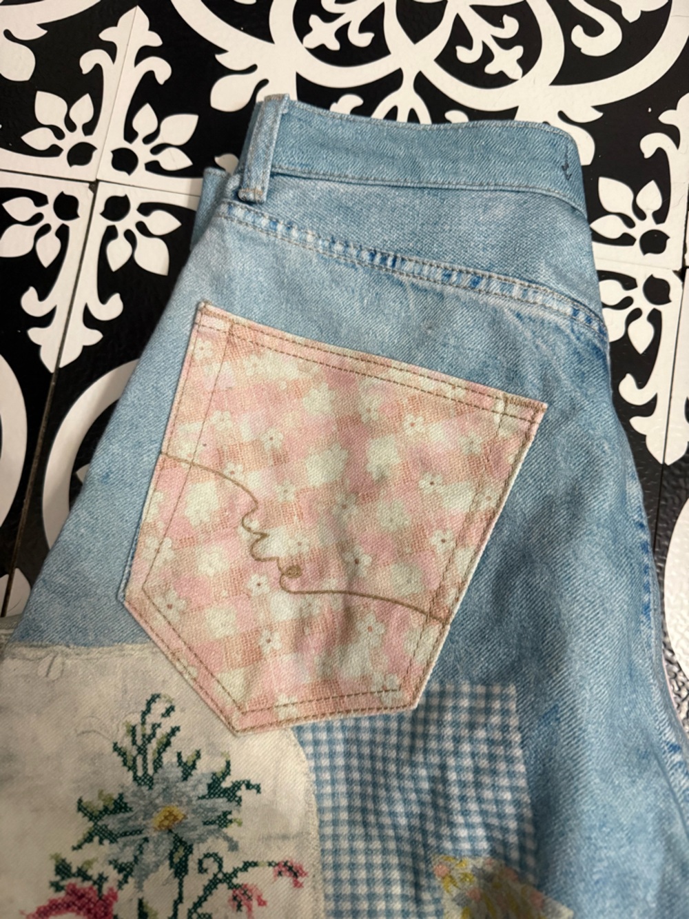 Free People We The Free Illusions Patchwork
Printed Jeans - Picture 7 of 14